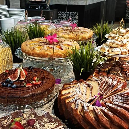 Central Plaza Pomorie Luaran gambar