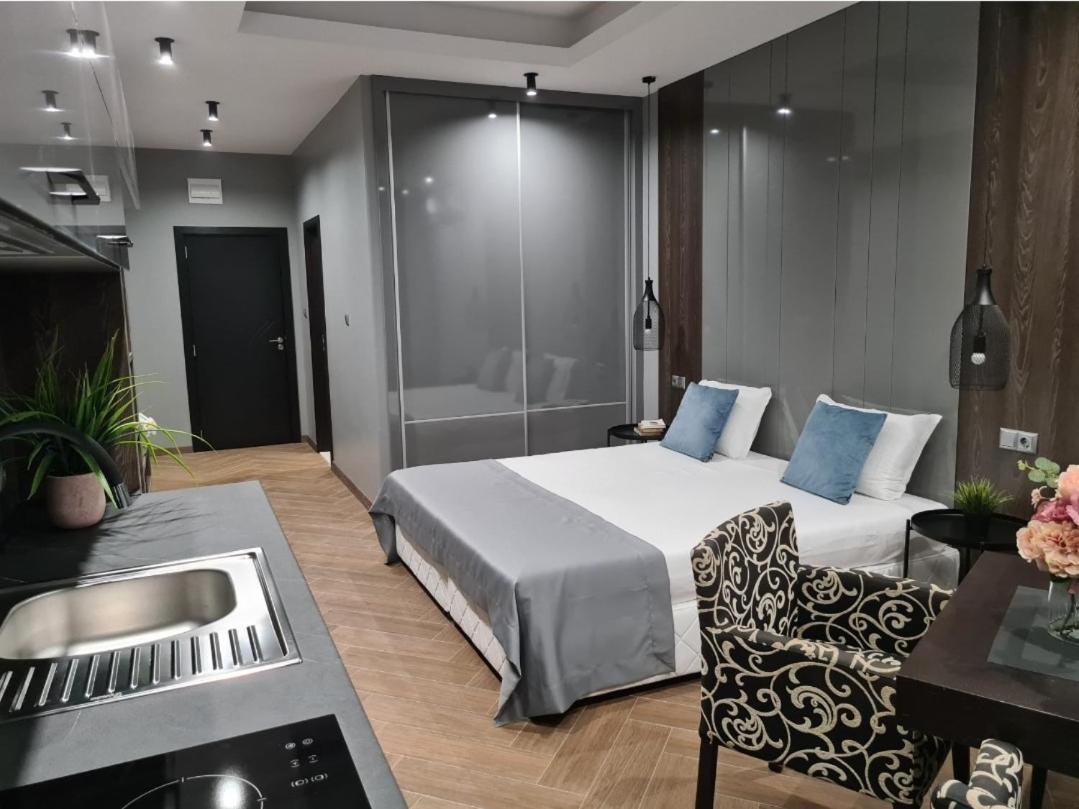Central Plaza Pomorie Luaran gambar