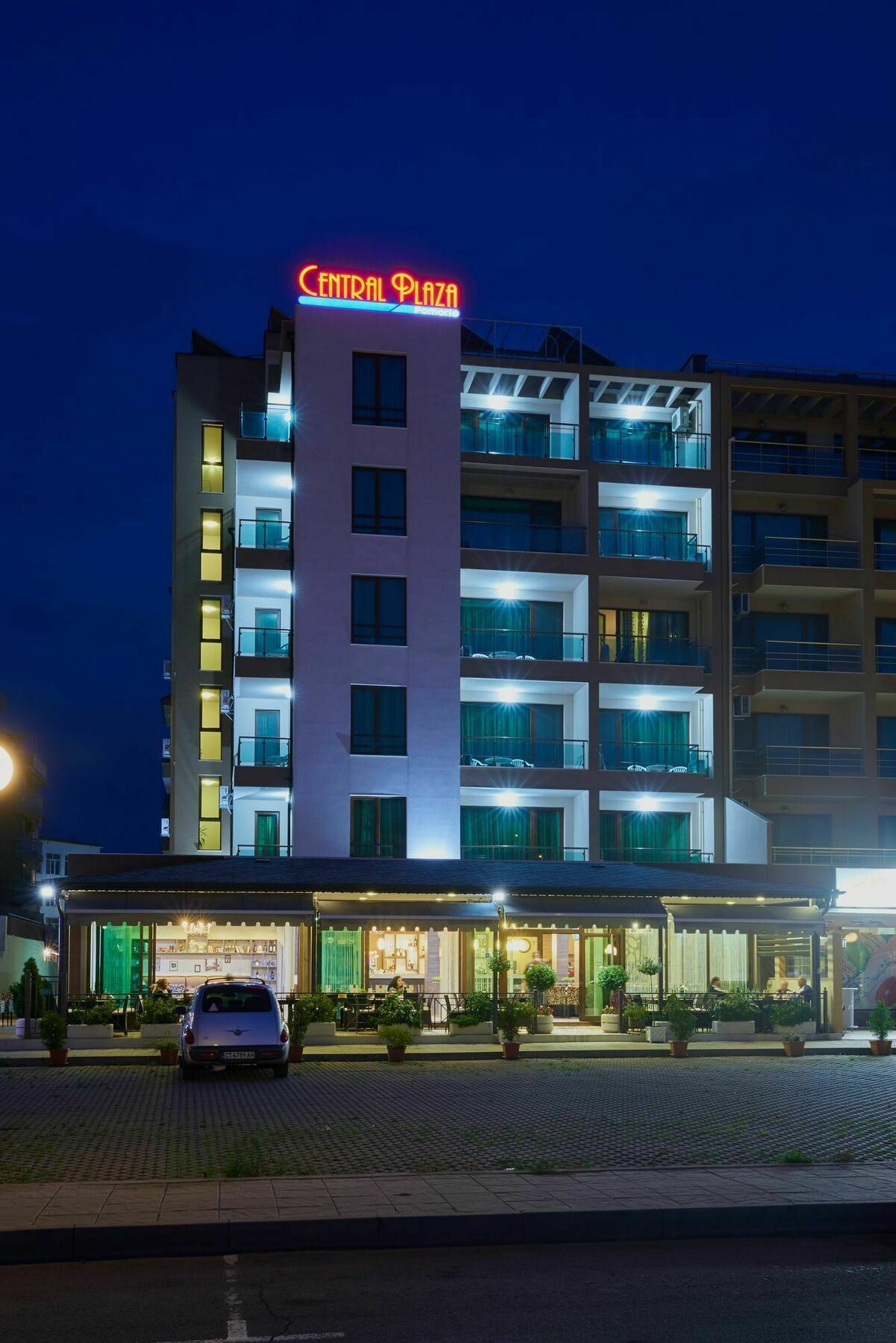 Central Plaza Pomorie Luaran gambar