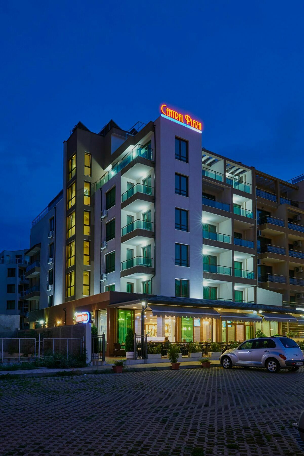 Central Plaza Pomorie Luaran gambar
