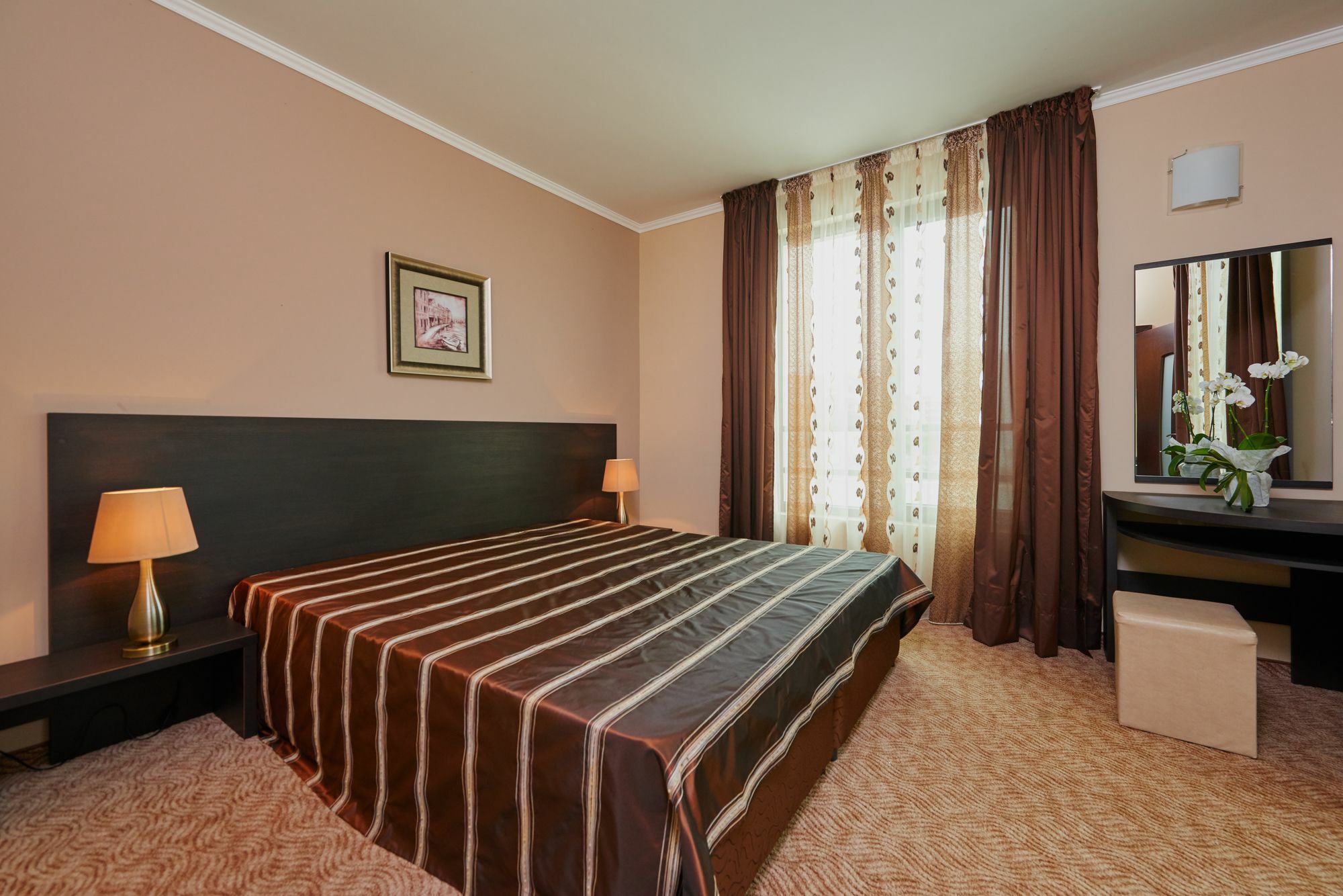 Central Plaza Pomorie Luaran gambar